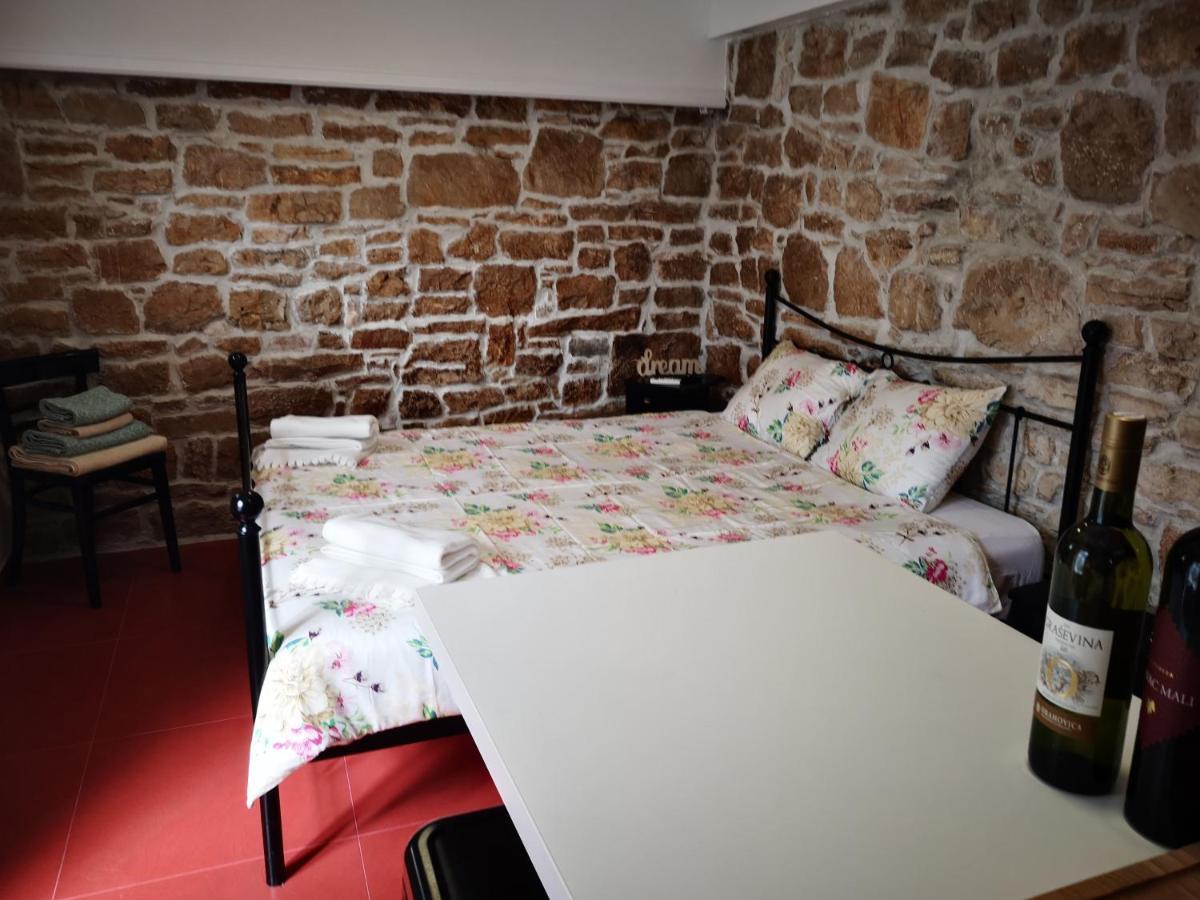 Littel Studio Franceska Jezera Kültér fotó